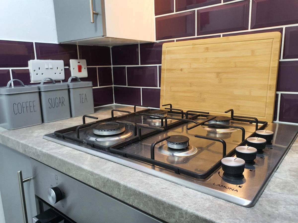 Thesiger Court Apartments - Free Private Parking - By Property Promise Cardiff Dış mekan fotoğraf